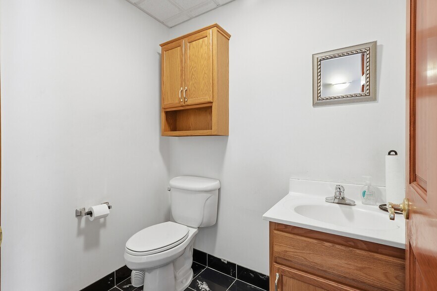 More Photos Of 381 N 9th Ave, Scranton Medical For Sale