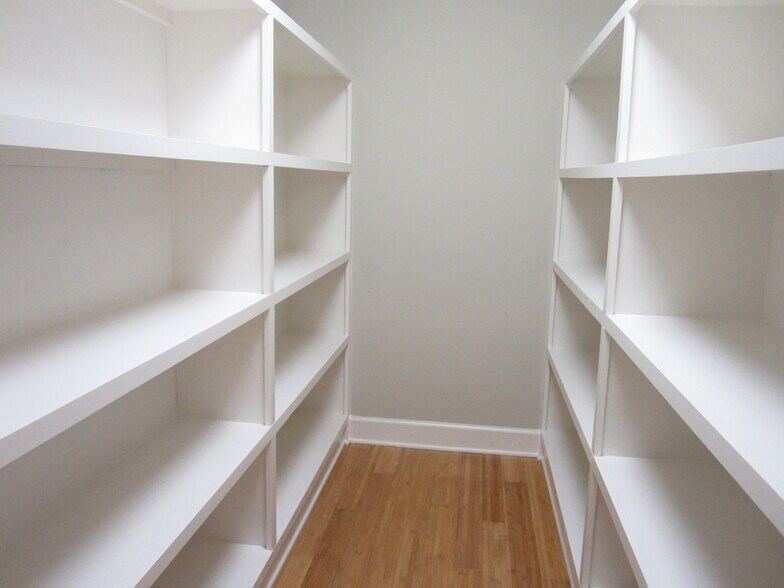 More Photos Of 452 E Paces Ferry Rd NE, Atlanta Office For Sale