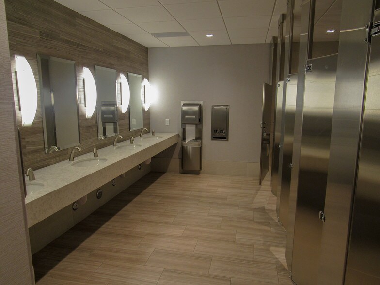 More Photos Of 7975 N Hayden Rd, Scottsdale Office For Lease