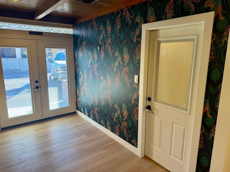 More Photos Of 51 E Monterey Way, Phoenix Medical For Lease