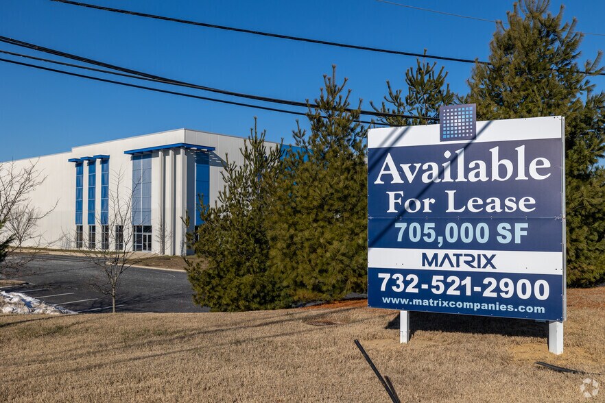 More Photos Of 2 Gateway Blvd, Pedricktown Distribution For Lease