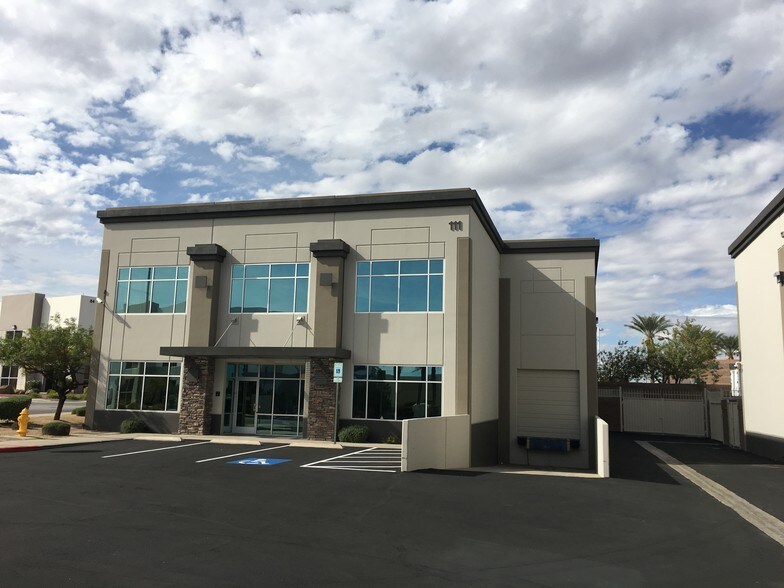 More Photos Of 111 Corporate Park Dr, Henderson Distribution For Lease