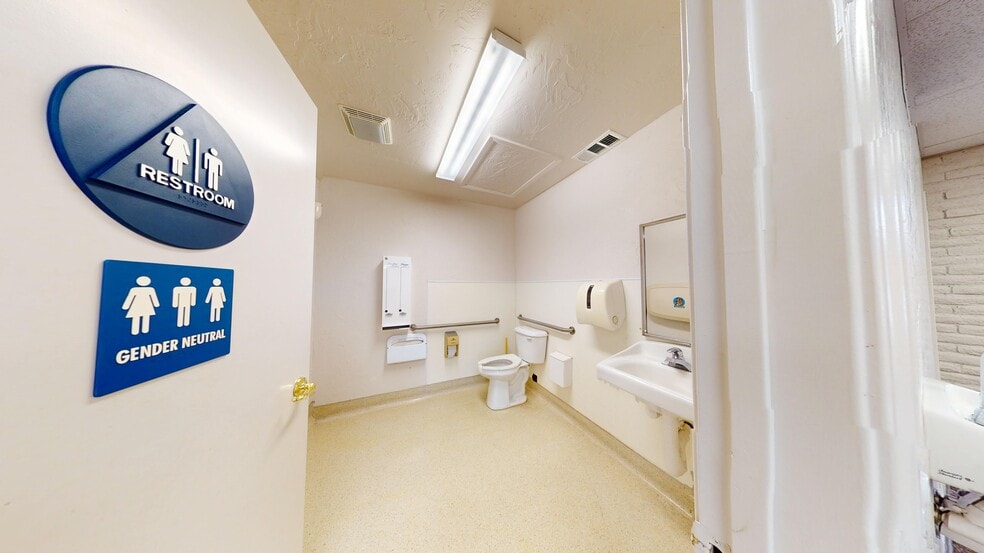 More Photos Of 4216 Shasta Dam Blvd, Shasta Lake General Retail For Lease