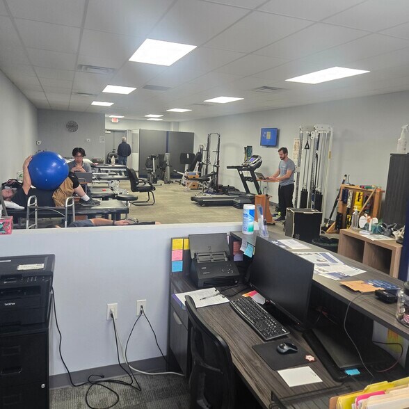 More Photos Of 3050 N Classen Blvd, Norman Unknown For Lease