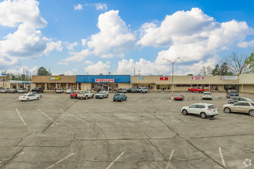 More Photos Of 203B State Highway 30 W, New Albany Storefront For Lease