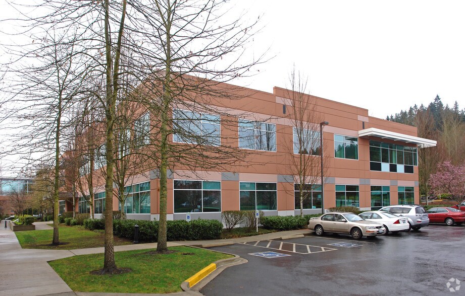 More Photos Of 10735 Willows Rd NE, Redmond Office For Lease