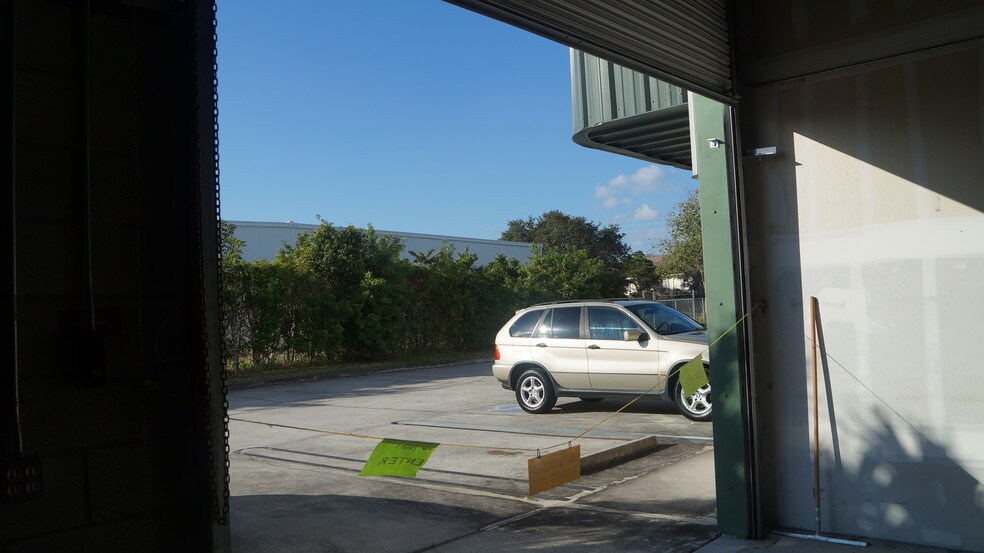 More Photos Of 161 Commerce Rd, Boynton Beach Warehouse For Sale