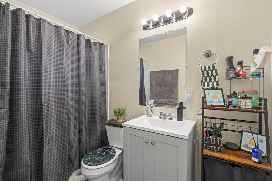 More Photos Of 25039 Cypress Ave, Hayward Apartments For Sale