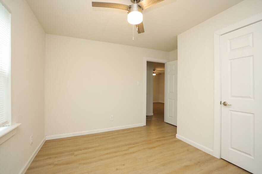 More Photos Of 912 Church St, Galveston Apartments For Sale