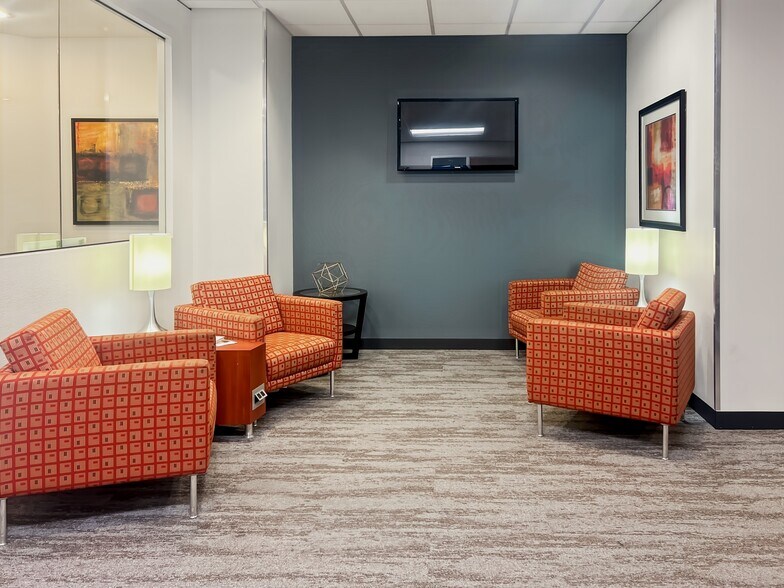 More Photos Of 7047 E Greenway Pky, Scottsdale Coworking Space