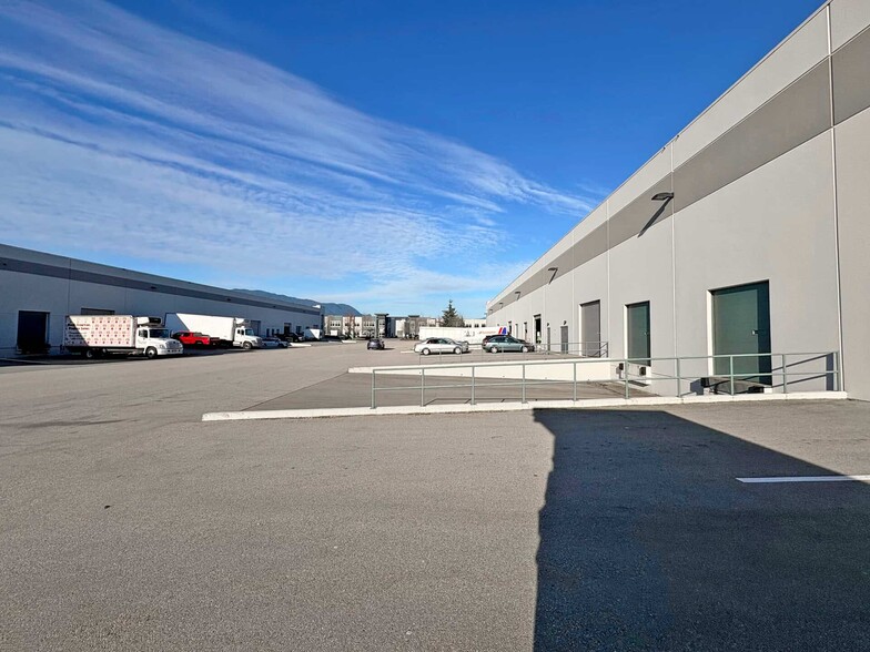 More Photos Of 550 Sherling Pl, Port Coquitlam Warehouse For Sale