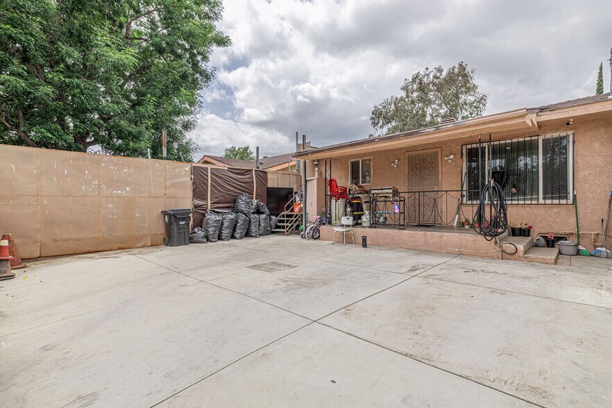 More Photos Of 15723 Kadota St, Sylmar Land For Sale