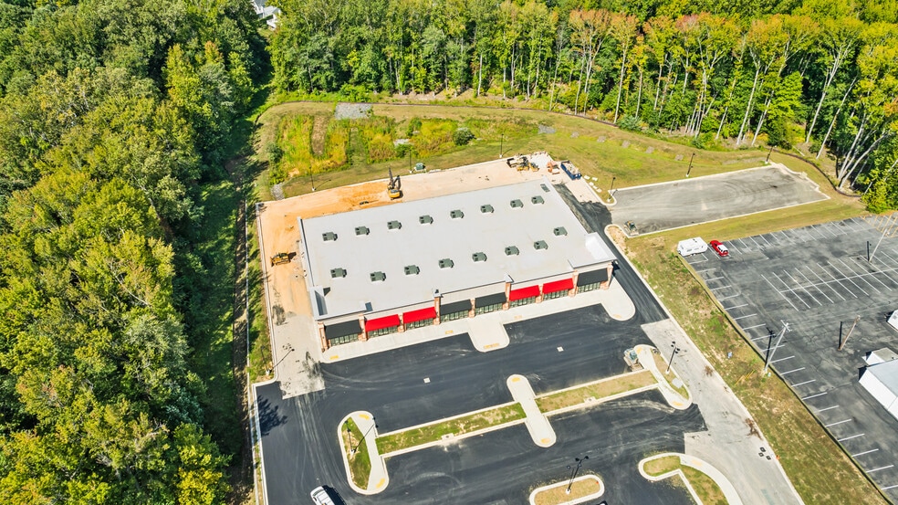 More Photos Of 6565 Crain Hwy, La Plata General Retail For Lease