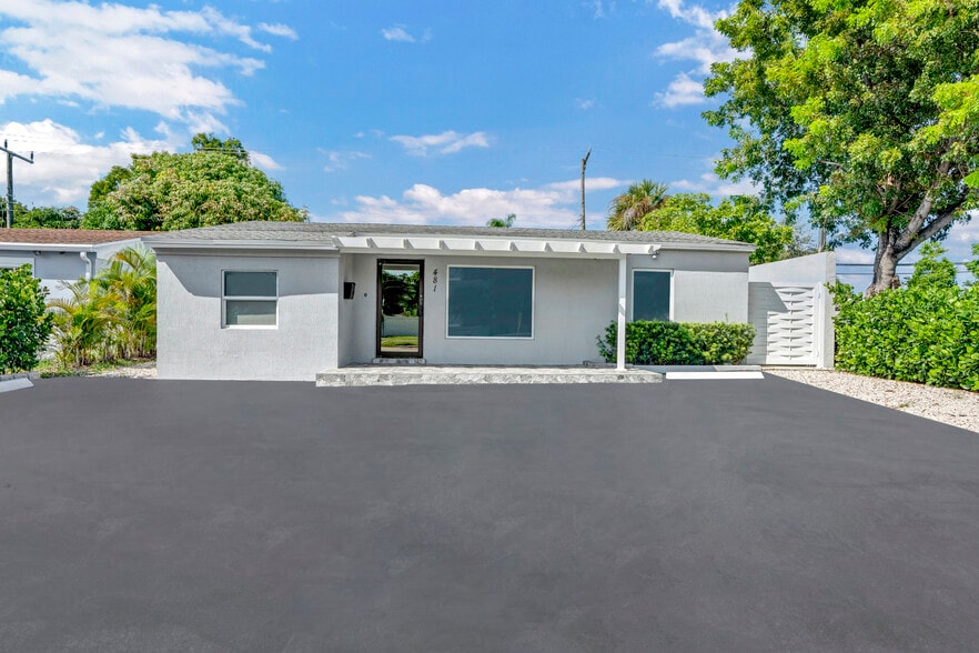 Primary Photo Of 481 E Commercial Blvd, Oakland Park Freestanding For Sale