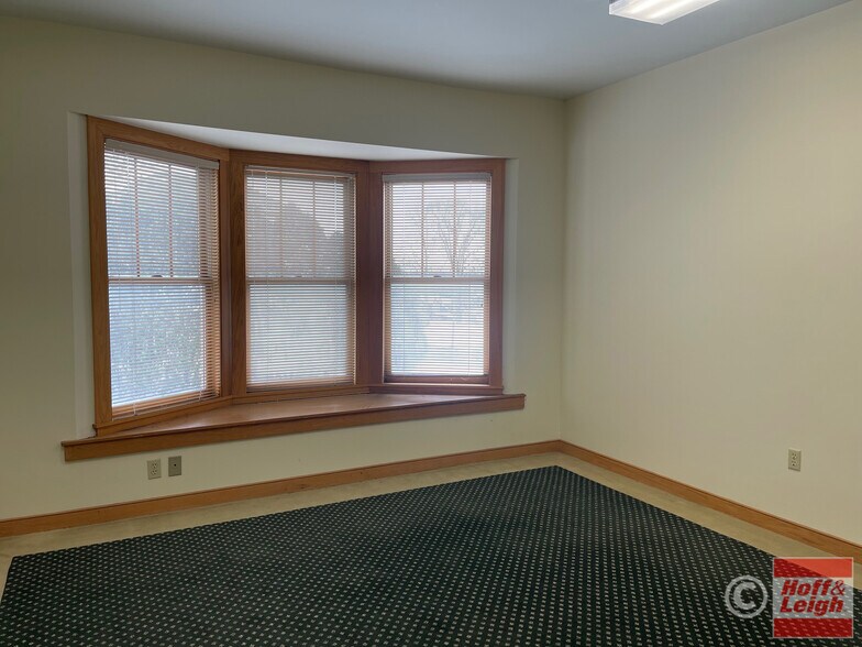 More Photos Of 631 W Exchange St, Akron Office For Sale