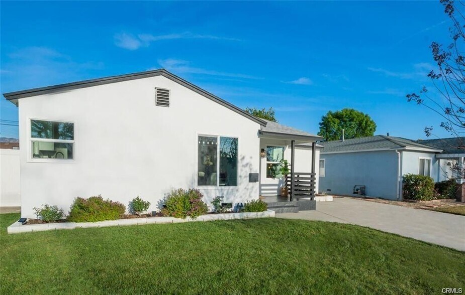 More Photos Of 1484 N Clybourn Ave, Burbank Apartments For Sale