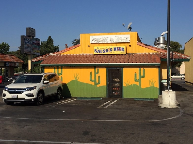 More Photos Of 6732-6754 White Oak Ave, Van Nuys Unknown For Lease