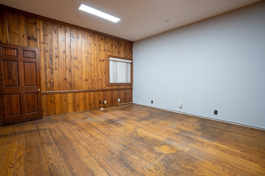 More Photos Of 11135 Monroe Rd, Matthews Distribution For Sale