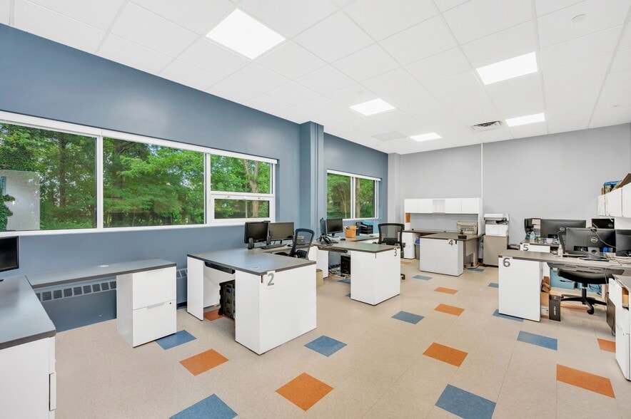 More Photos Of 150 Granite Ave, Staten Island Self Storage For Sale