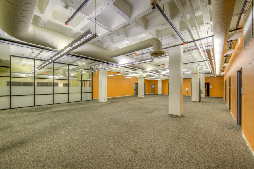 More Photos Of 19 Exchange St E, Saint Paul Schools For Sale