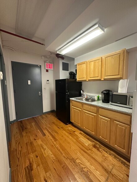 More Photos Of 527 Court St, Brooklyn Apartments For Lease