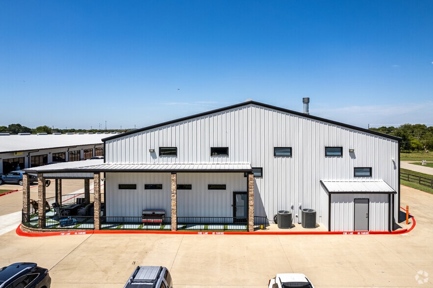 More Photos Of 2126 Hamilton Rd, Argyle Light Distribution For Lease