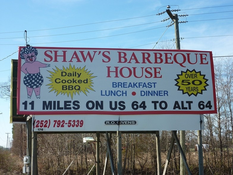 More Photos Of 202 West Blvd, Williamston Restaurant For Sale