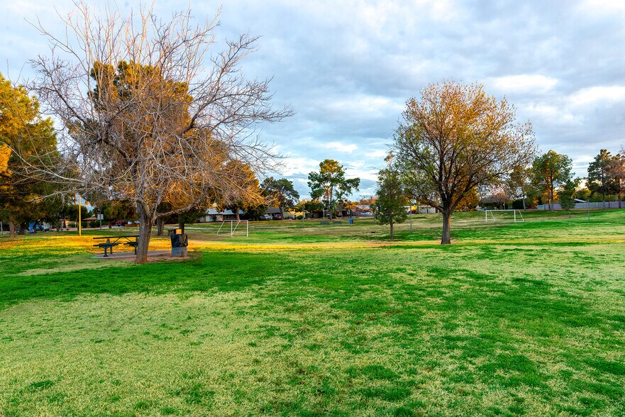 More Photos Of 528 W La Jolla Dr, Tempe Apartments For Sale