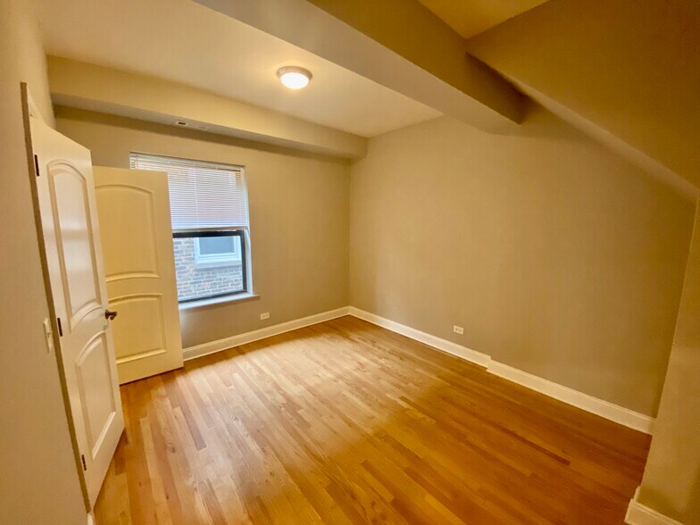 More Photos Of 6557 S Minerva Ave, Chicago Apartments For Sale