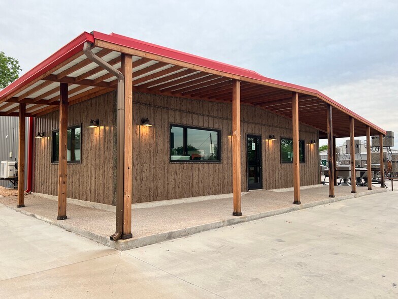 More Photos Of 401 E Central Ave, Comanche Storefront For Sale