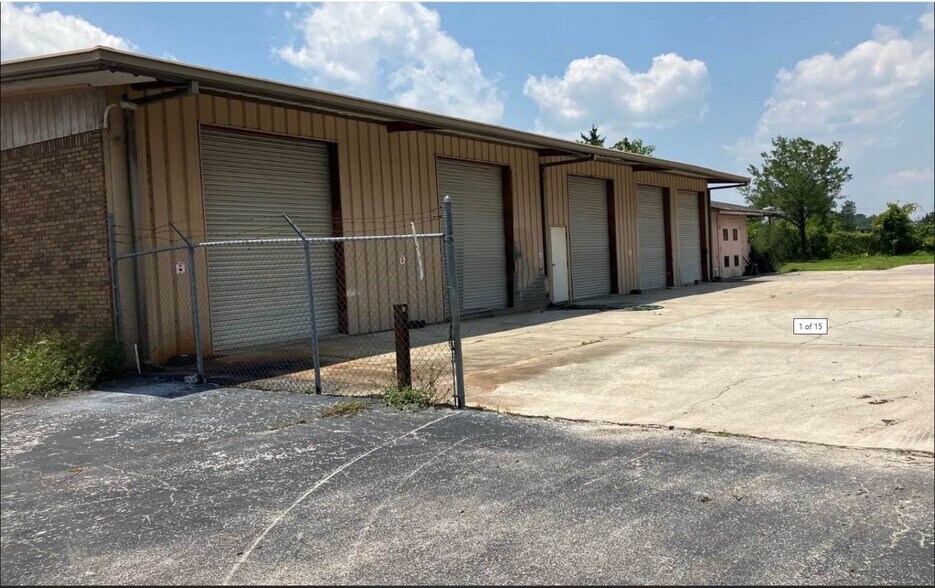 More Photos Of 685 NW Waldo St, Lake City Auto Repair For Lease