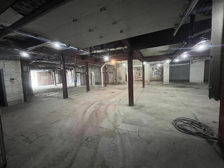 More Photos Of 53 Canal St, Greenville Manufacturing For Sale