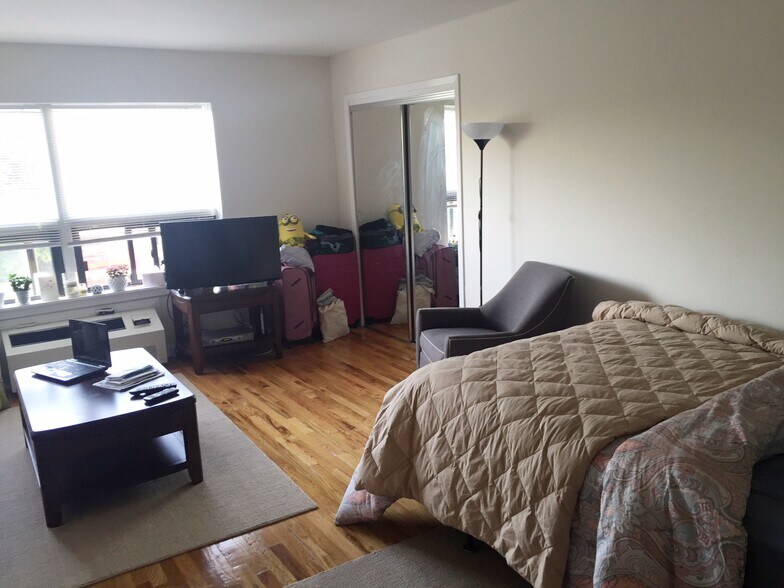 More Photos Of 340 Maple Ave, Westbury Apartments For Sale