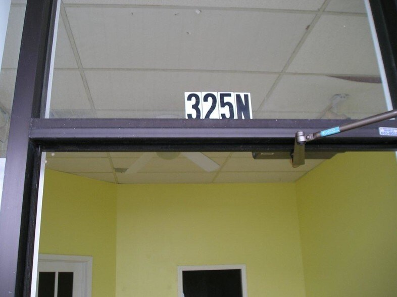 More Photos Of 325 E Merritt Island Cswy, Merritt Island Restaurant For Lease