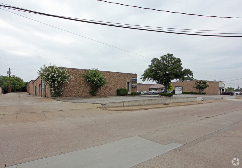 More Photos Of 10836 Grissom Ln, Dallas Light Manufacturing For Lease