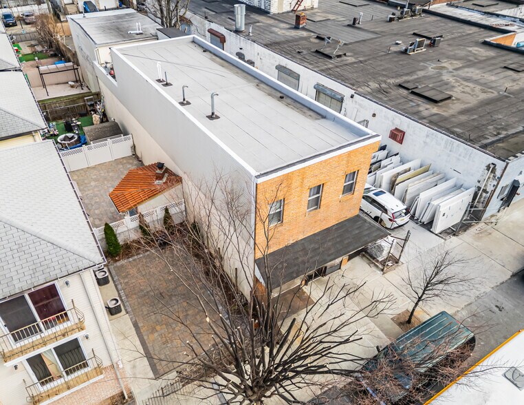 More Photos Of 114 Orchard St, Newark Storefront Retail Residential For Sale