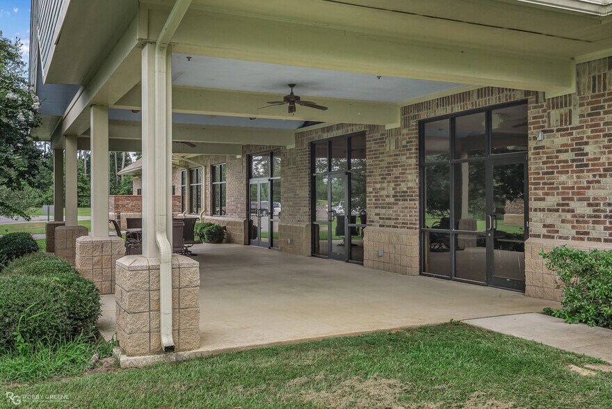 More Photos Of 10100 Woolworth Rd, Keithville Medical For Lease