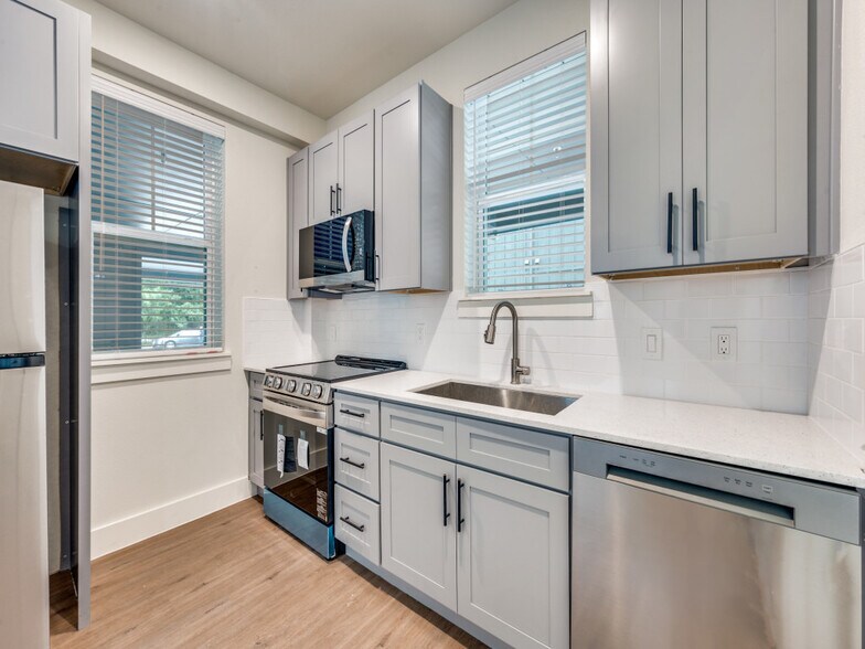 More Photos Of 5317 Reiger Ave, Dallas Apartments For Sale