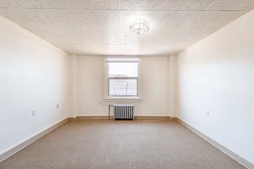 More Photos Of 803-815 SE Stephens St, Roseburg Multifamily For Sale