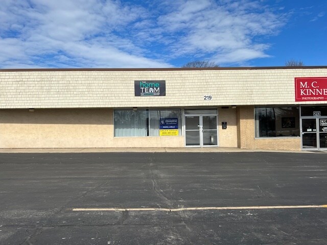 Primary Photo Of 211-219 S Walter Ave, Appleton Unknown For Lease