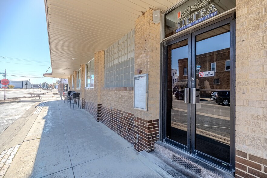 More Photos Of 201 W Commercial St, Lebanon Office For Sale