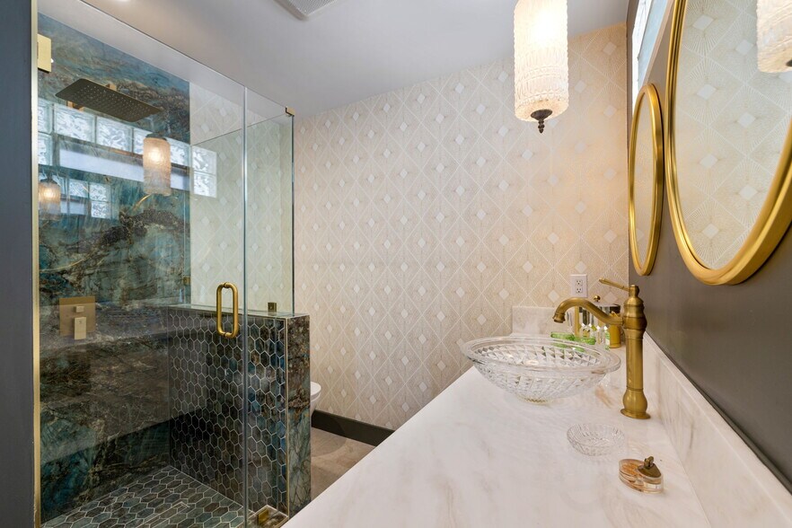 More Photos Of 120 W Vereda Sur, Palm Springs Hotel For Sale