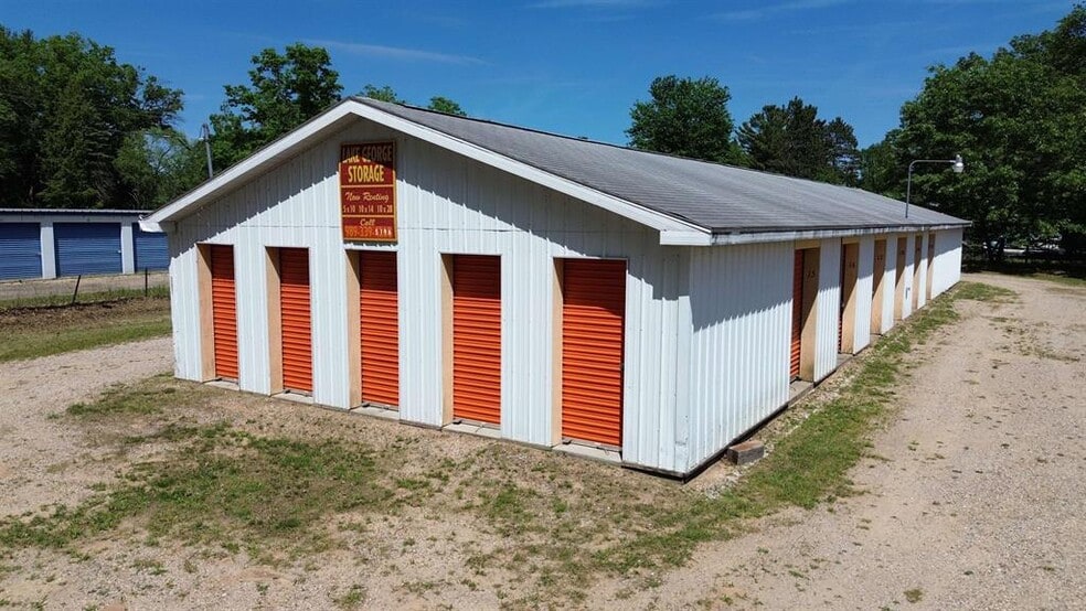 More Photos Of 307 S Bringold Ave, Lake Self Storage For Sale