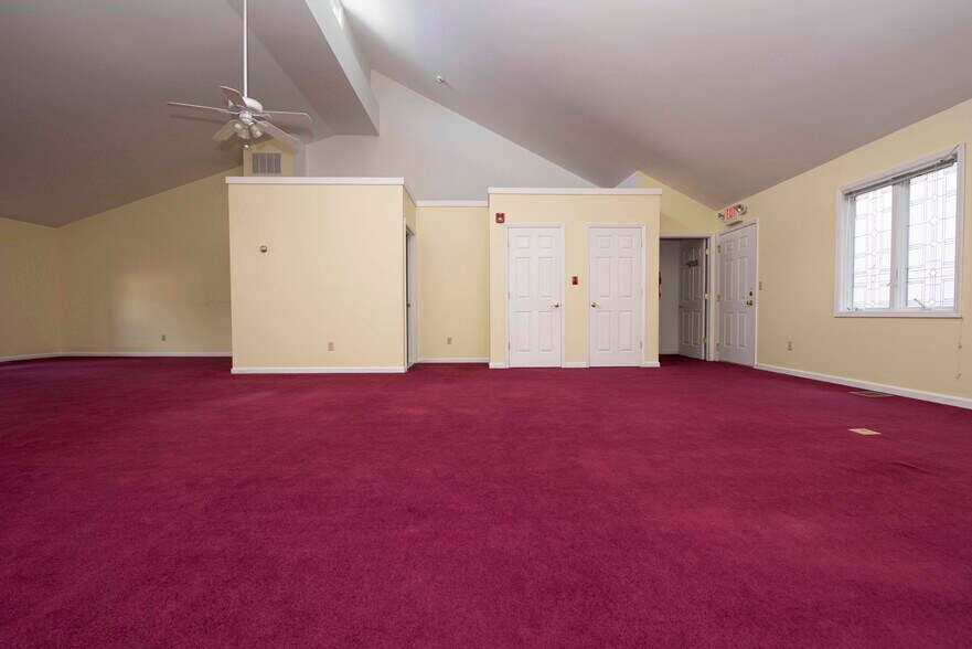 More Photos Of 17-19 S Main St, Manville Loft Creative Space For Sale