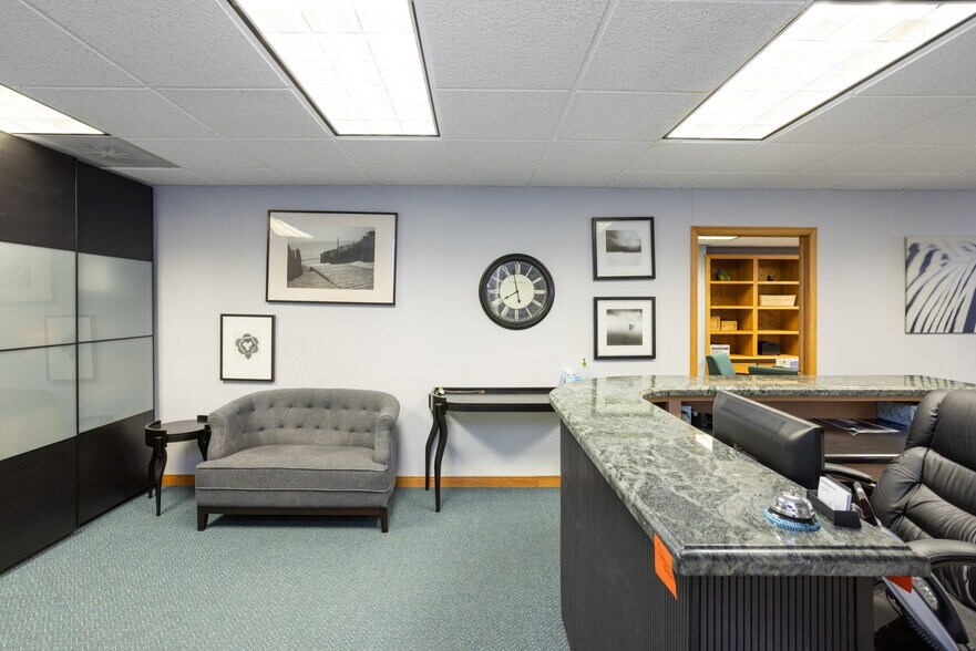 More Photos Of 4550 Kearny Villa Rd, San Diego Office For Sale