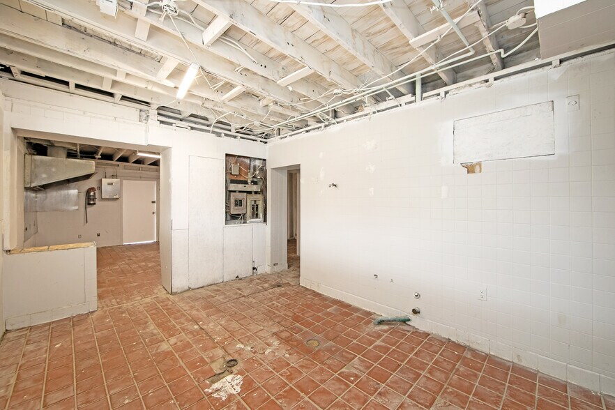 More Photos Of 201 S Broadway, Gloucester City Restaurant For Sale