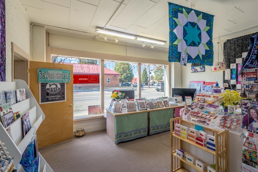 More Photos Of 21 E Pine, Pinedale General Retail For Sale