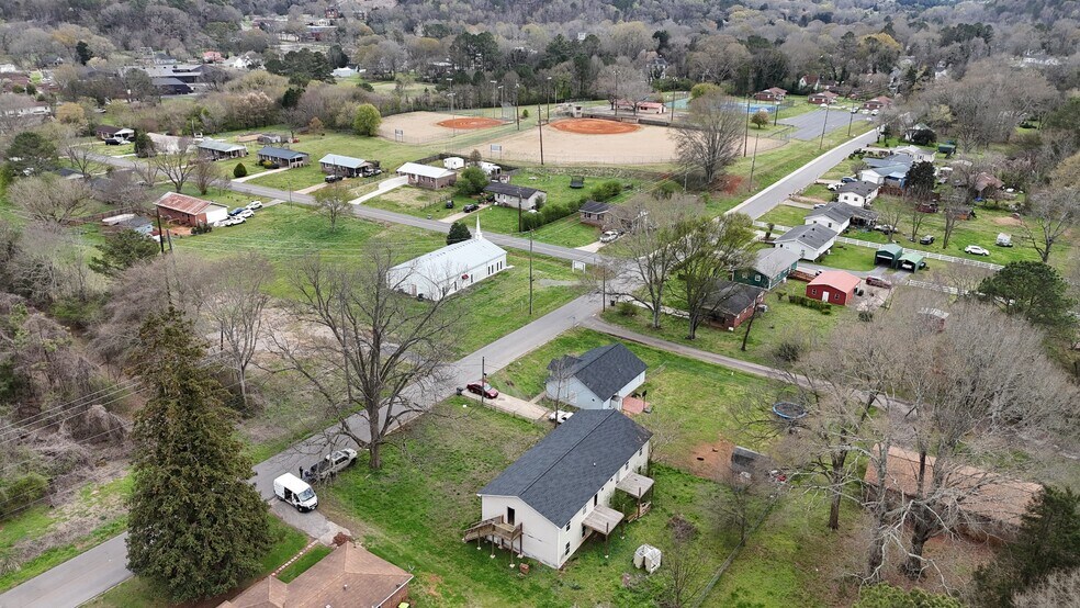 More Photos Of 57 Mill St, Cave Spring Multifamily For Sale