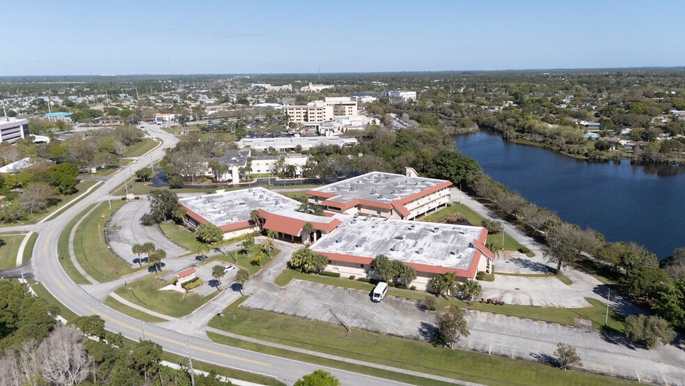 More Photos Of 1801 SE Hillmoor Dr, Port Saint Lucie Medical For Lease