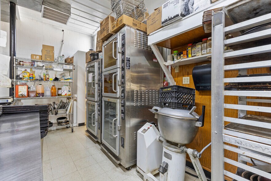 More Photos Of 114 E Lincoln Ave, Mc Donald Storefront For Lease